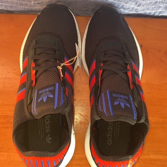 Adidas Swift Run - Picture 4 of 5